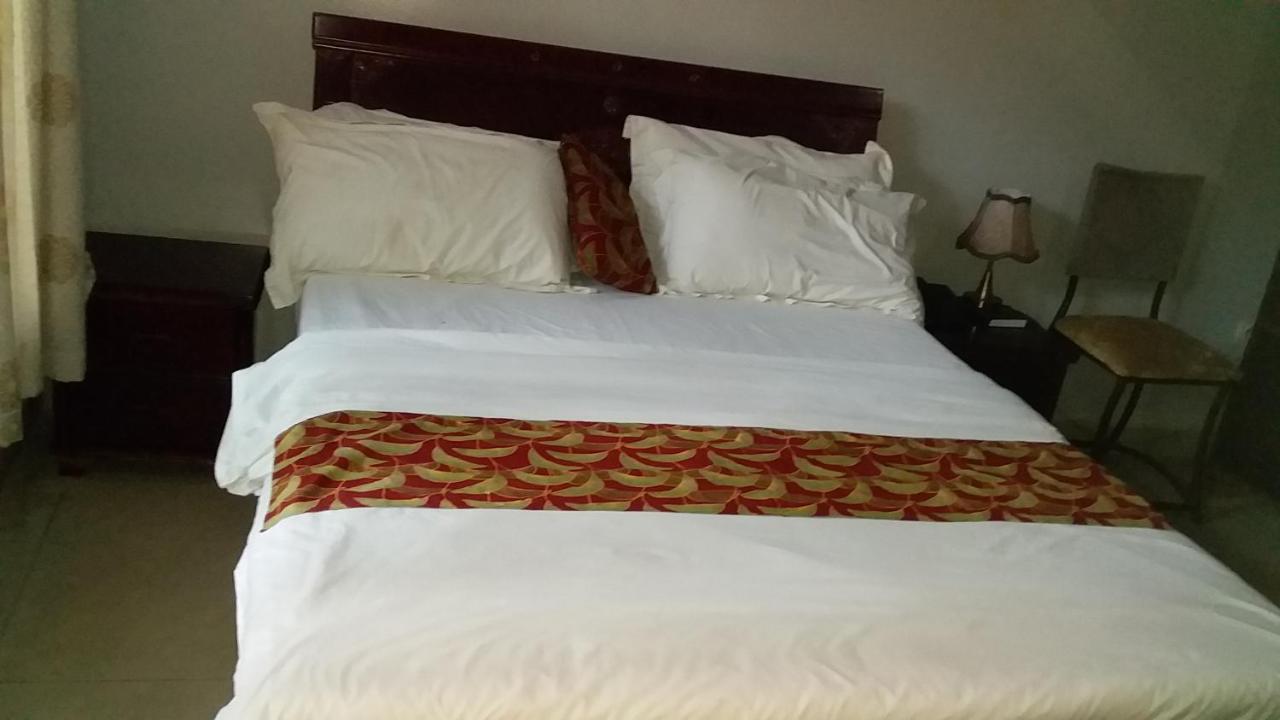 Random Park Hotel 키갈리 외부 사진